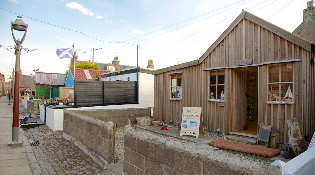 Aberdeen showing street scenes