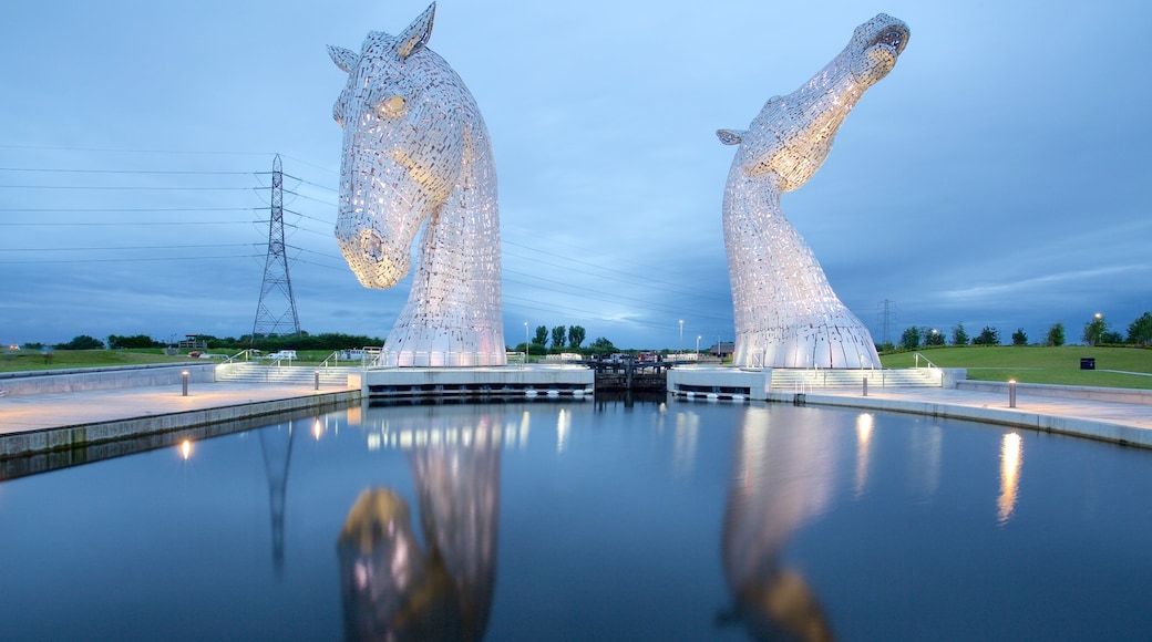 Grangemouth which includes outdoor art and a pond