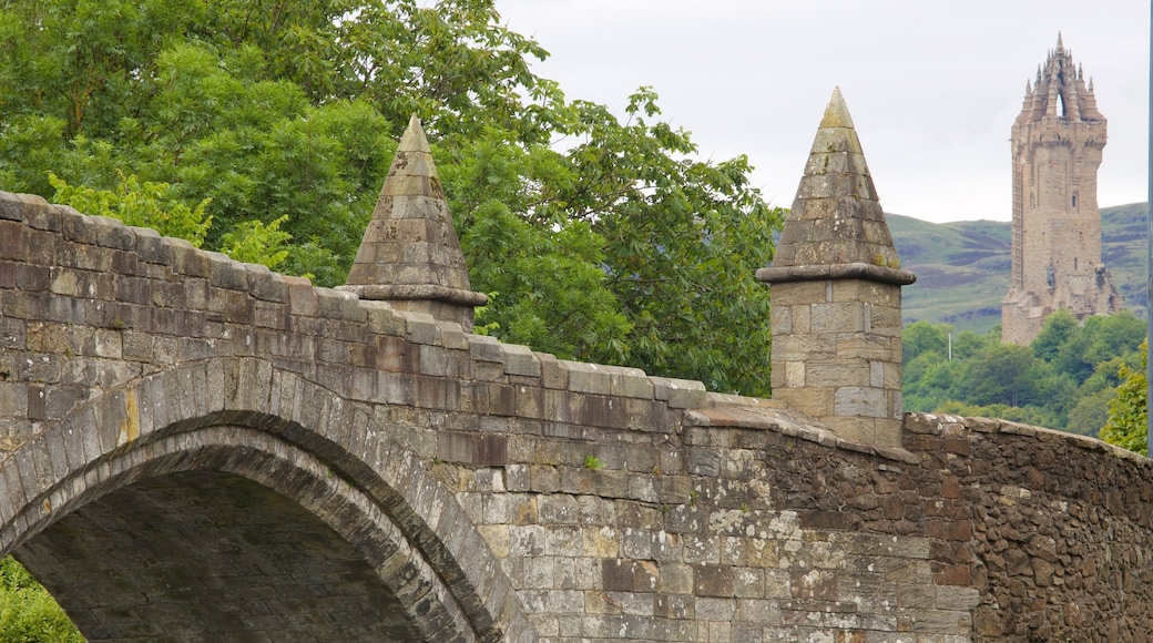 Stirling toont een brug en historisch erfgoed