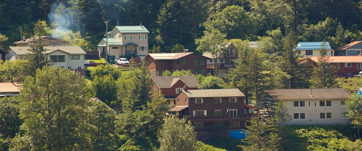 Juneau mostrando una pequeña ciudad o pueblo