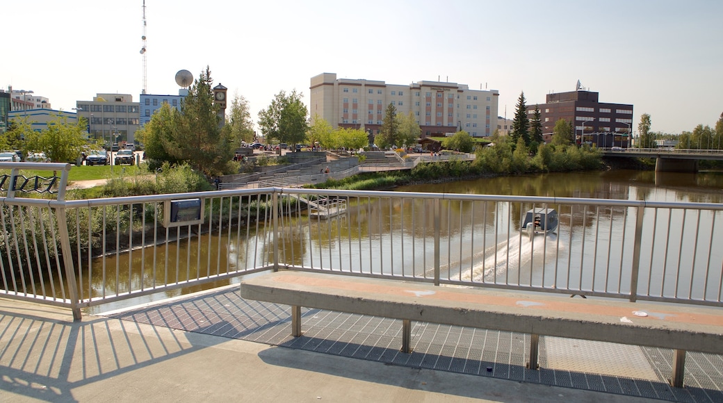 Fairbanks toont varen en een rivier of beek