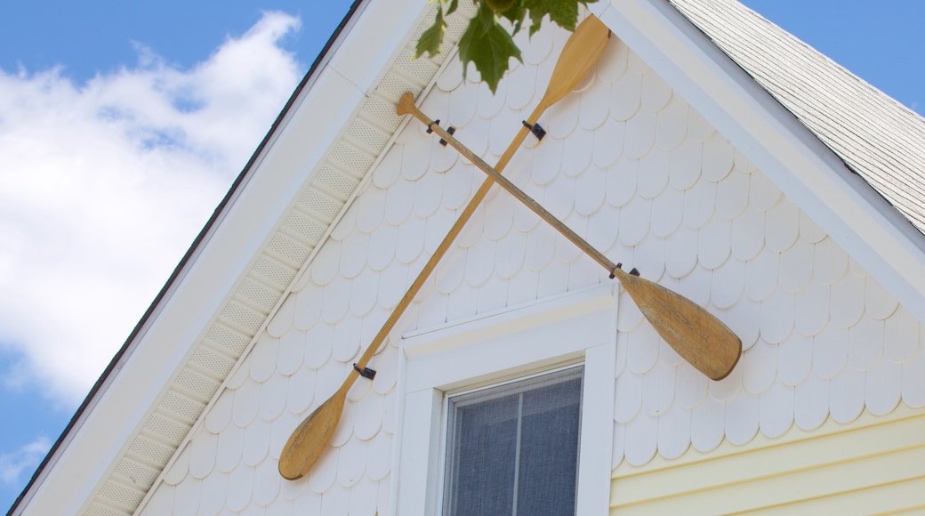 Ocean City showing a house