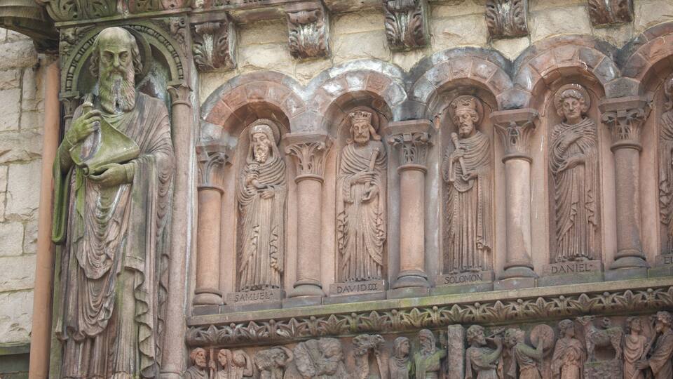 Back Bay which includes a statue or sculpture and heritage elements