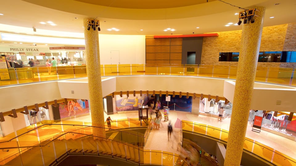 Jersey Shore mostrando vistas interiores y compras