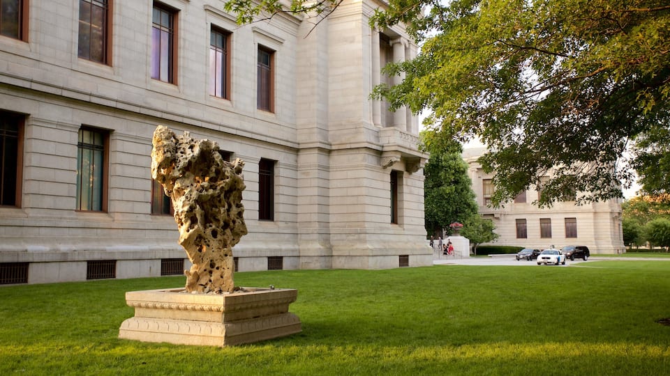 ケンモア スクエア 表示 屋外アート