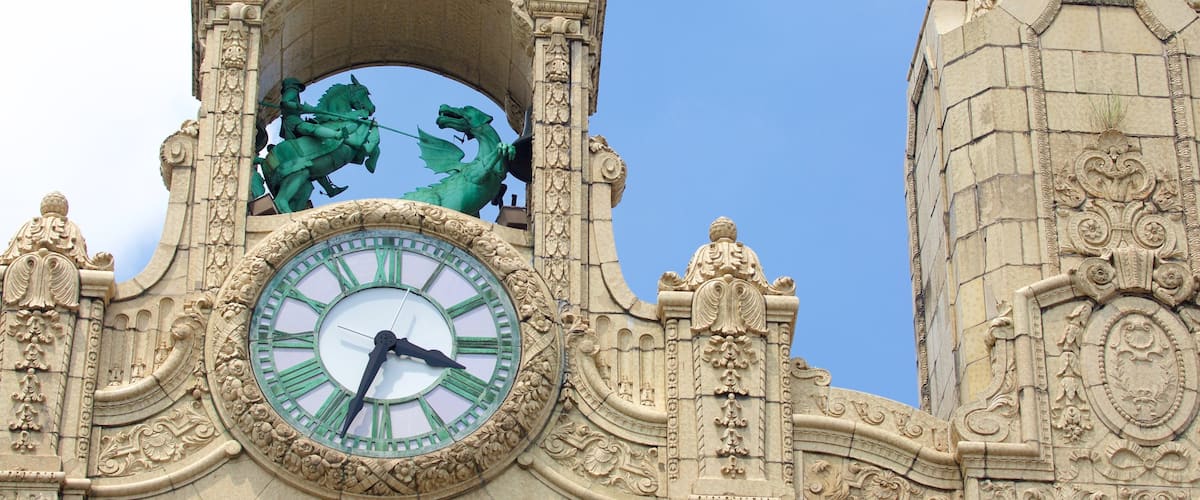 Loew\'s Jersey Theater which includes heritage elements and heritage architecture