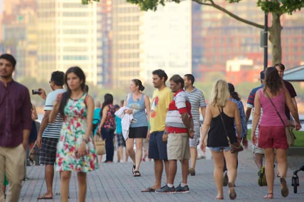 Front de mer, Hoboken aussi bien que important groupe de personnes