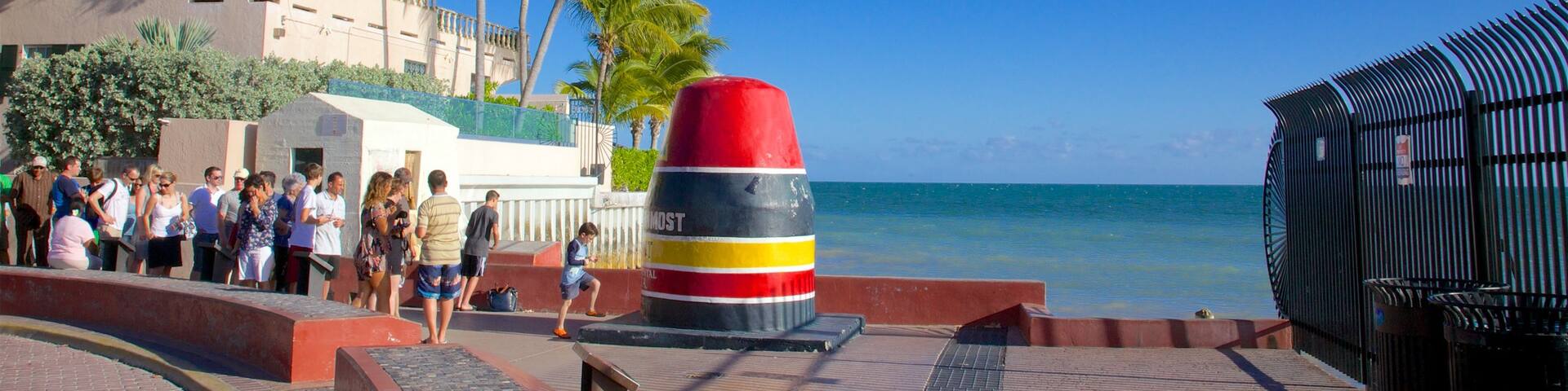 Redondo Beach which includes boating and a marina