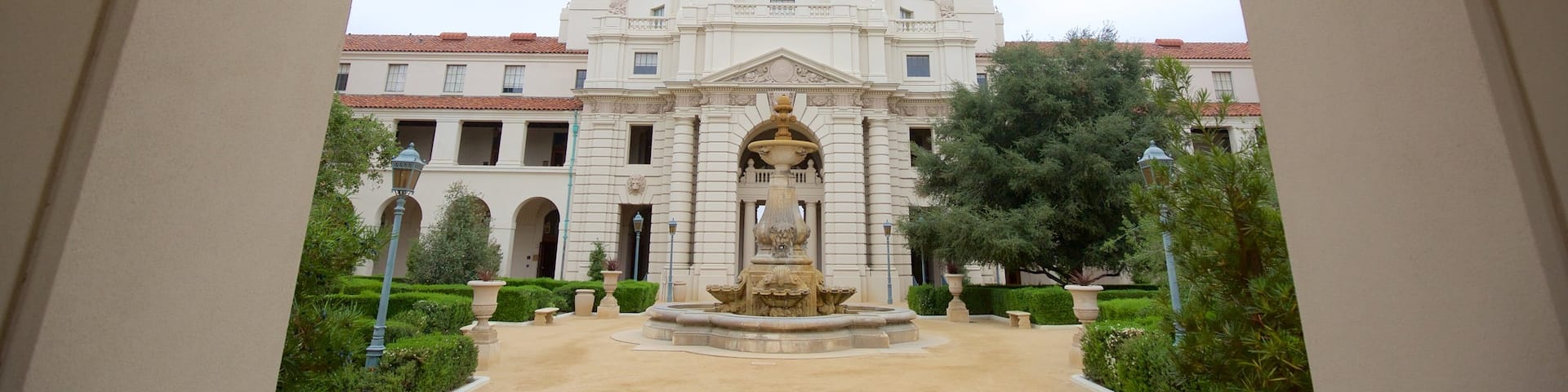 Pasadena showing heritage architecture
