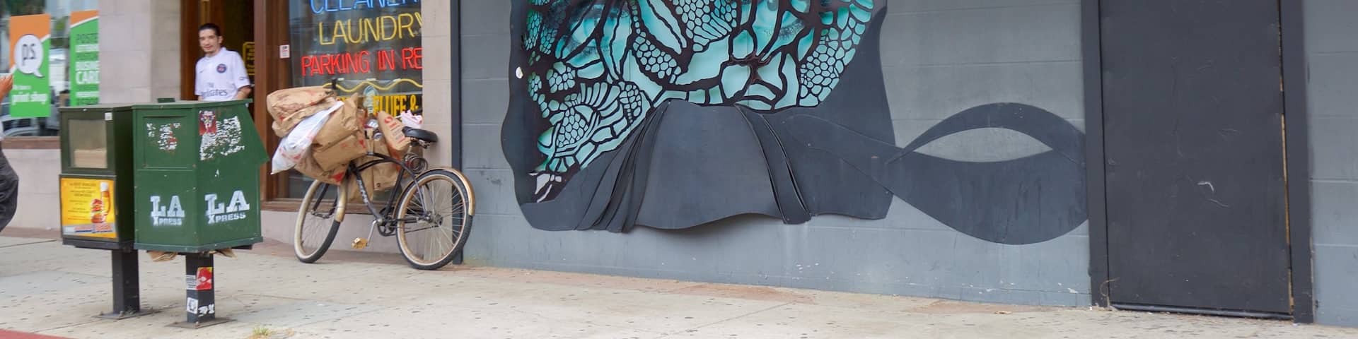 West Hollywood welches beinhaltet Outdoor-Kunst