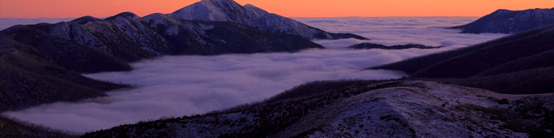 Hotham Heights mit einem Sonnenuntergang, Schnee und Berge