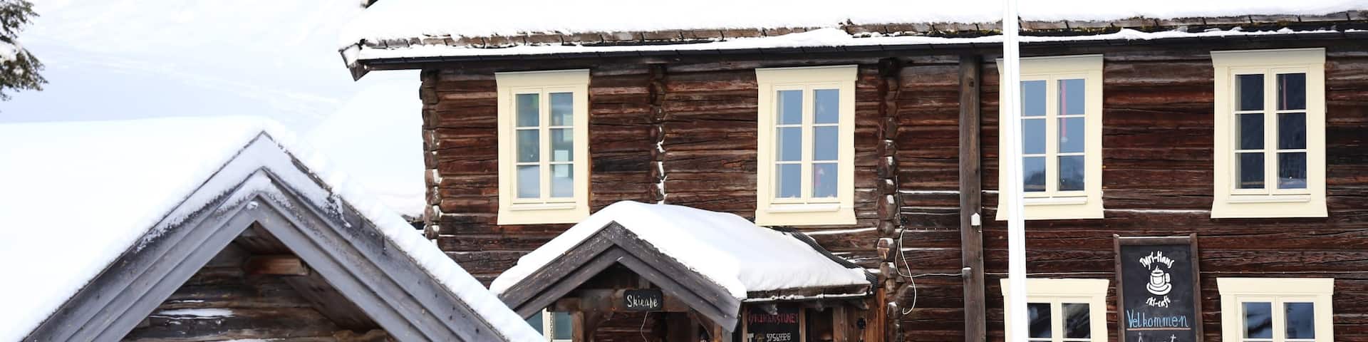 Kvitfjell which includes a small town or village and snow