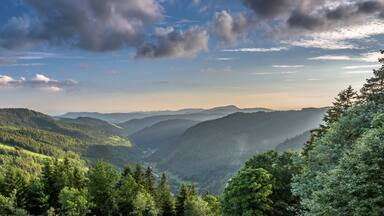 Station de ski de Feldberg montrant montagnes et panoramas