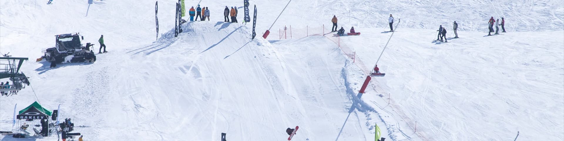 Formigal Ski Resort featuring a gondola, snow and snow boarding