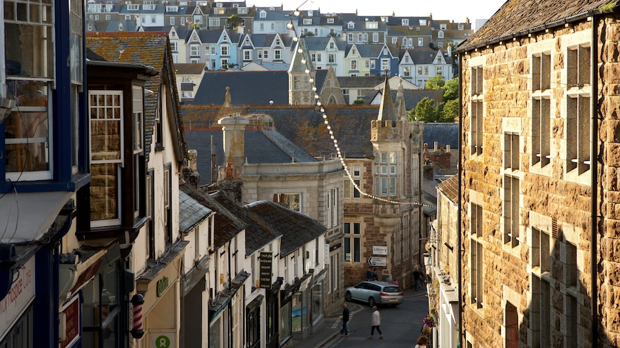 St Ives mostrando escenas urbanas, una casa y una ciudad costera