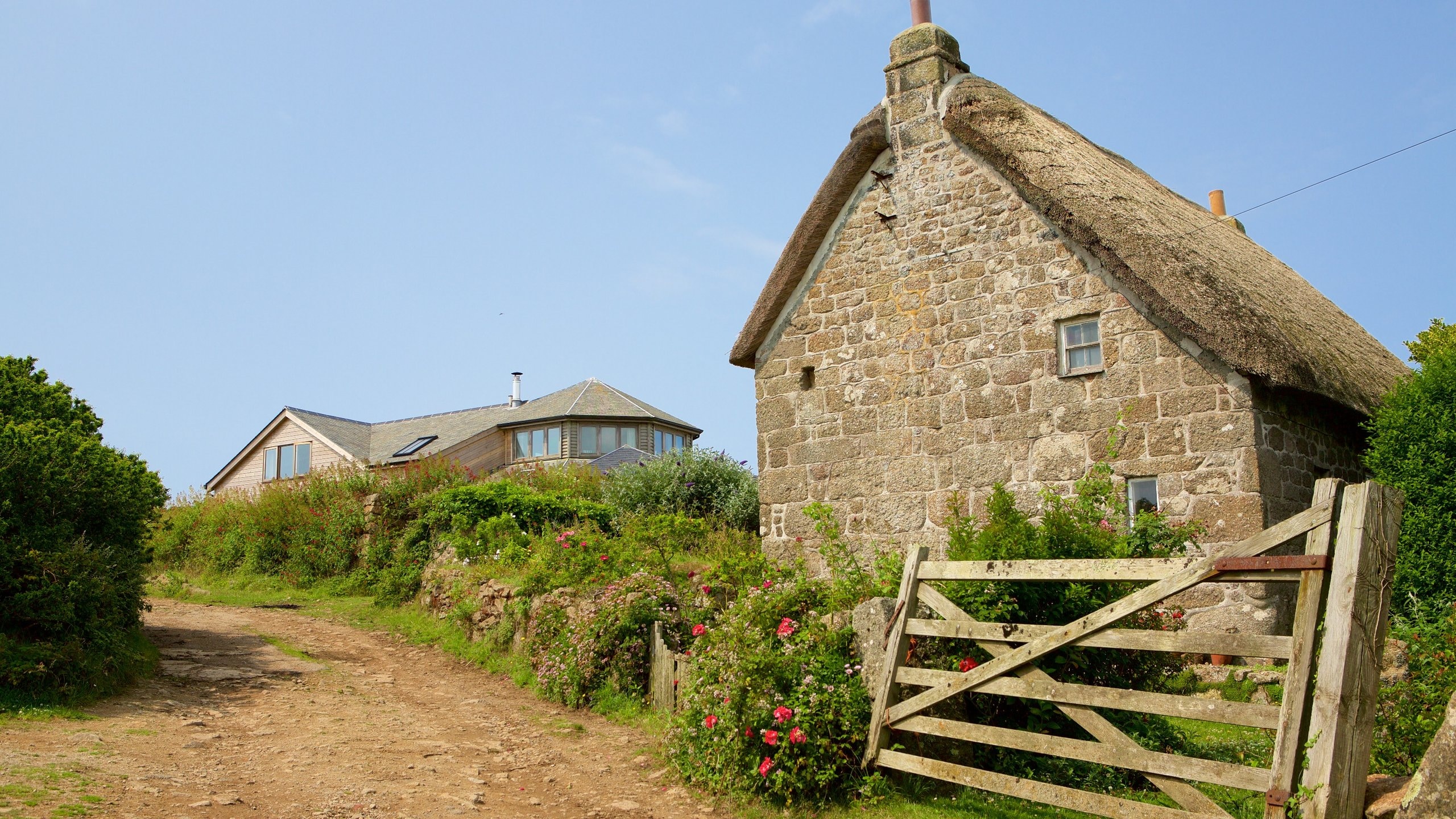 Penzance showing heritage architecture and a small town or village