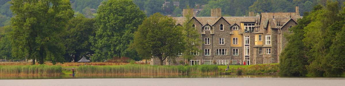 Grasmere welches beinhaltet See oder Wasserstelle, Burg und ruhige Szenerie