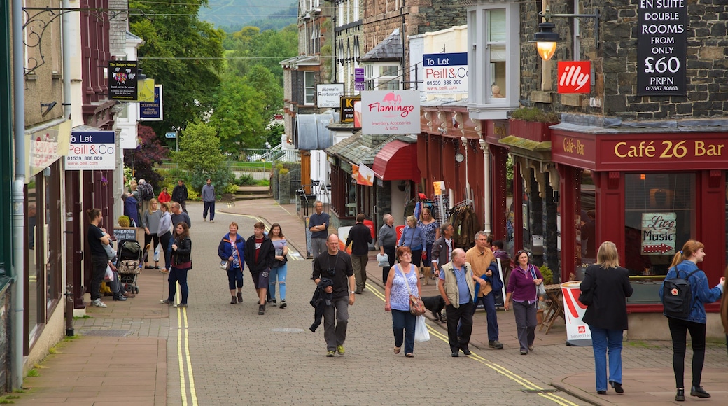 Keswick showing signage, street scenes and café scenes