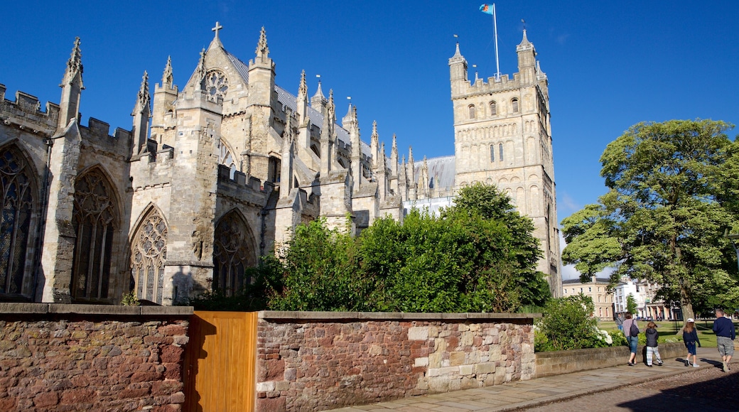 Catedral de Exeter ofreciendo una iglesia o catedral y arquitectura patrimonial