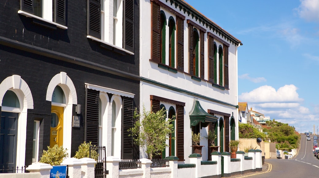 Budleigh Salterton bevat historische architectuur en een kuststadje