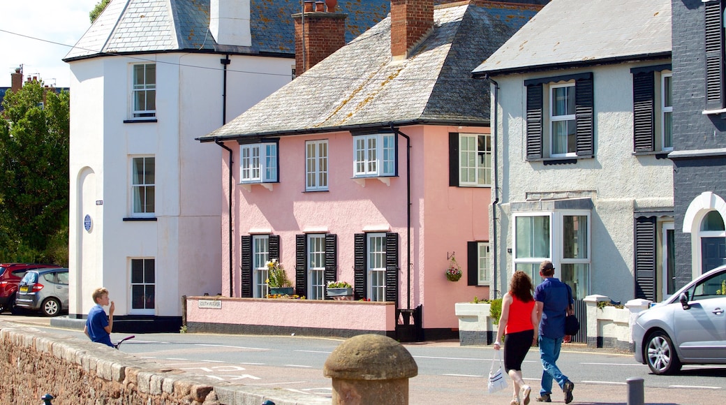 Budleigh Salterton che include strade e località costiera