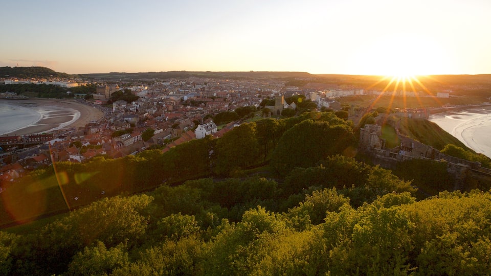 Scarborough showing a coastal town, general coastal views and a sunset