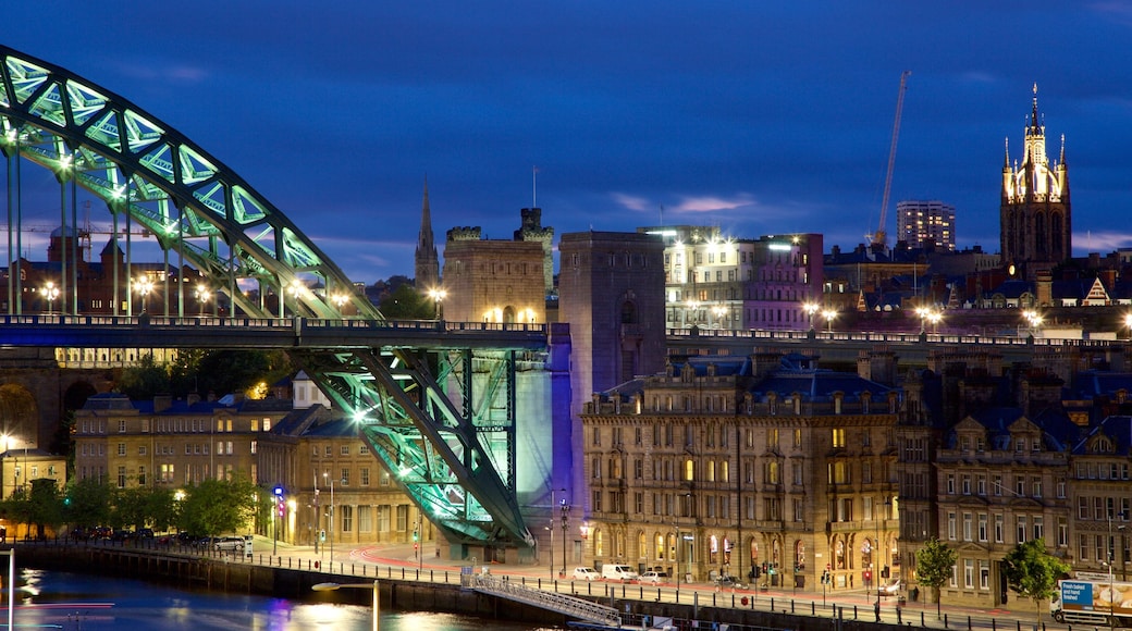 Newcastle-upon-Tyne which includes a city, night scenes and heritage architecture