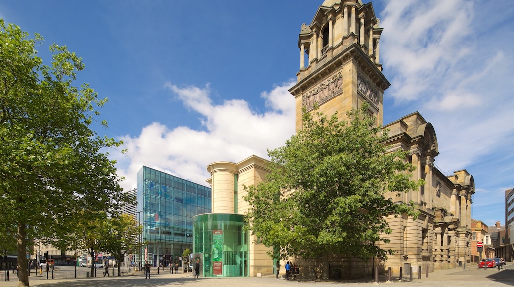 Fondos de la Laing Art Gallery mostrando escenas urbanas, patrimonio de arquitectura y una ciudad