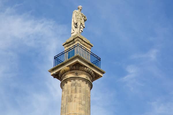 Grey\'s Monument das einen historische Architektur, Skyline und Statue oder Skulptur
