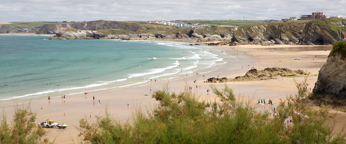 Newquay toont landschappen en een strand