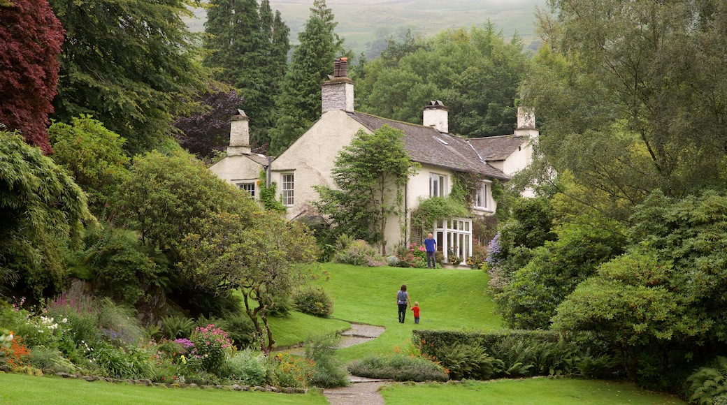 Rydal Mount que incluye un jardín y una casa