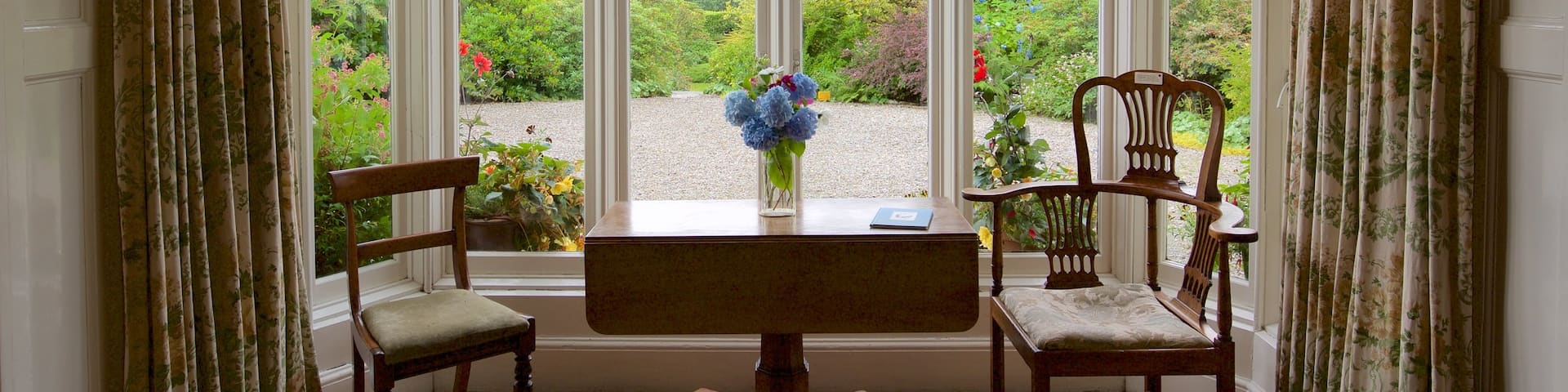 Rydal Mount showing a house and interior views