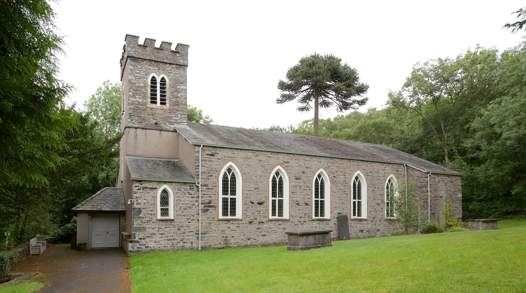 Lakeside showing heritage architecture