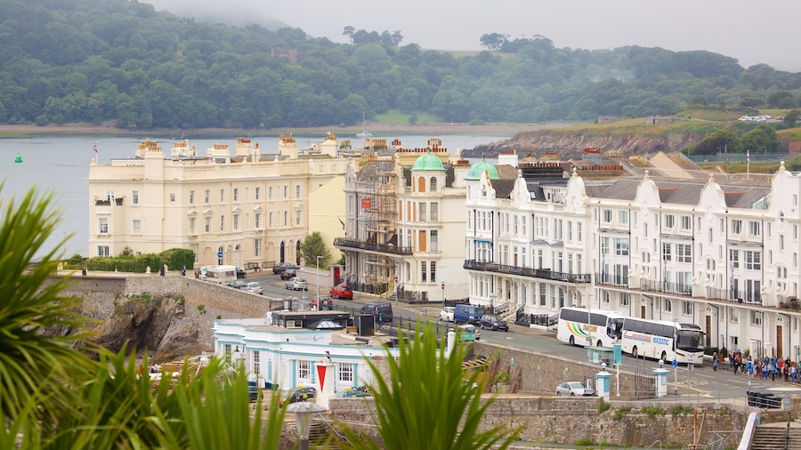 Plymouth que incluye una localidad costera y arquitectura patrimonial