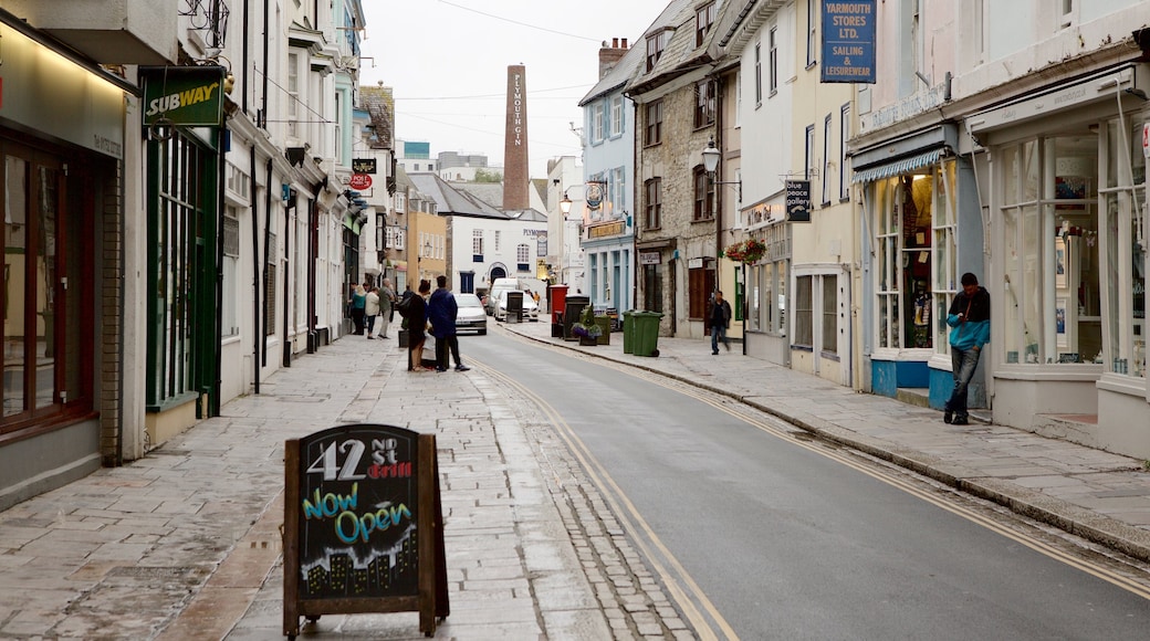 Plymouth mostrando señalización y escenas urbanas