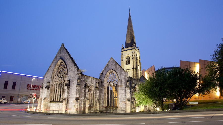 Charles Church mostrando uma igreja ou catedral