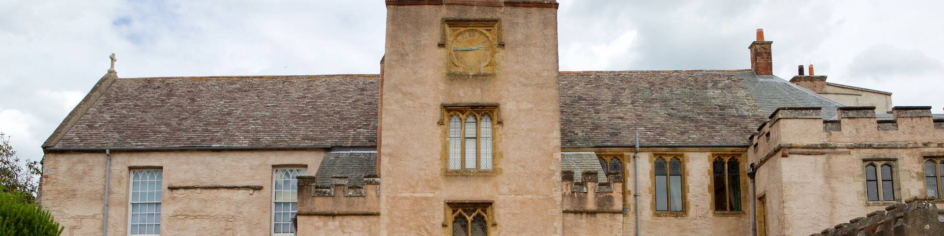 Torre Abbey which includes heritage architecture
