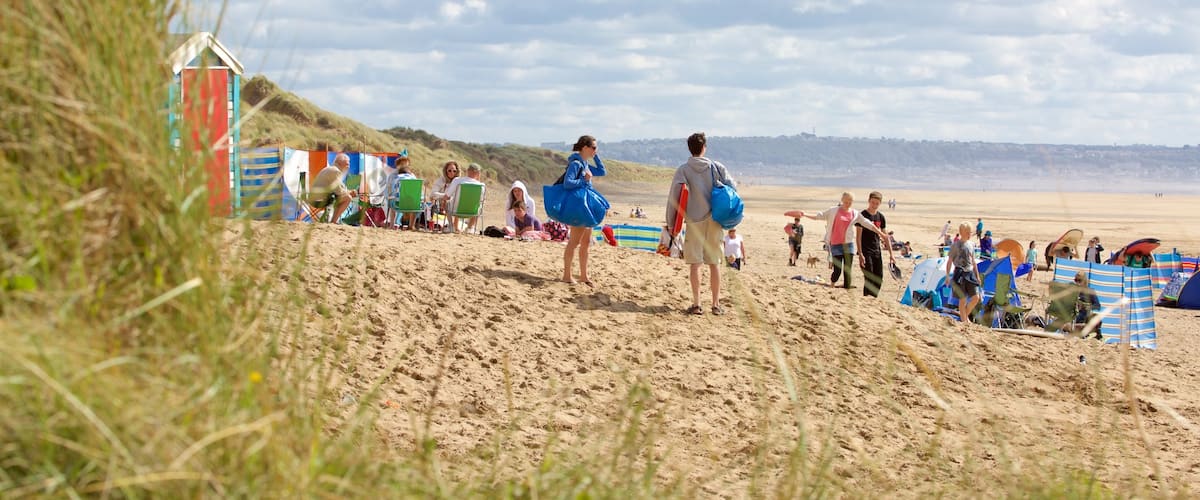 Saunton which includes a sandy beach as well as a couple