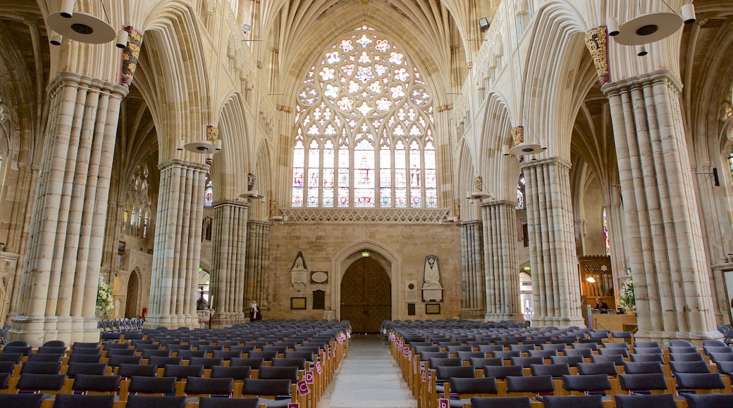 Catedral de Exeter mostrando aspectos religiosos, vistas interiores y una iglesia o catedral