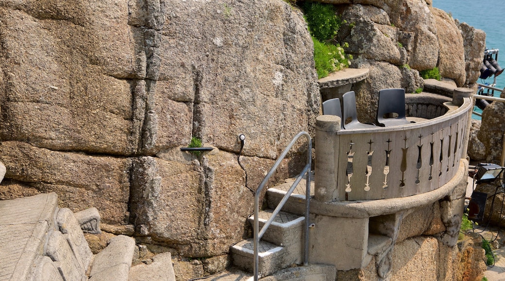 Minack Theatre showing theatre scenes and heritage elements