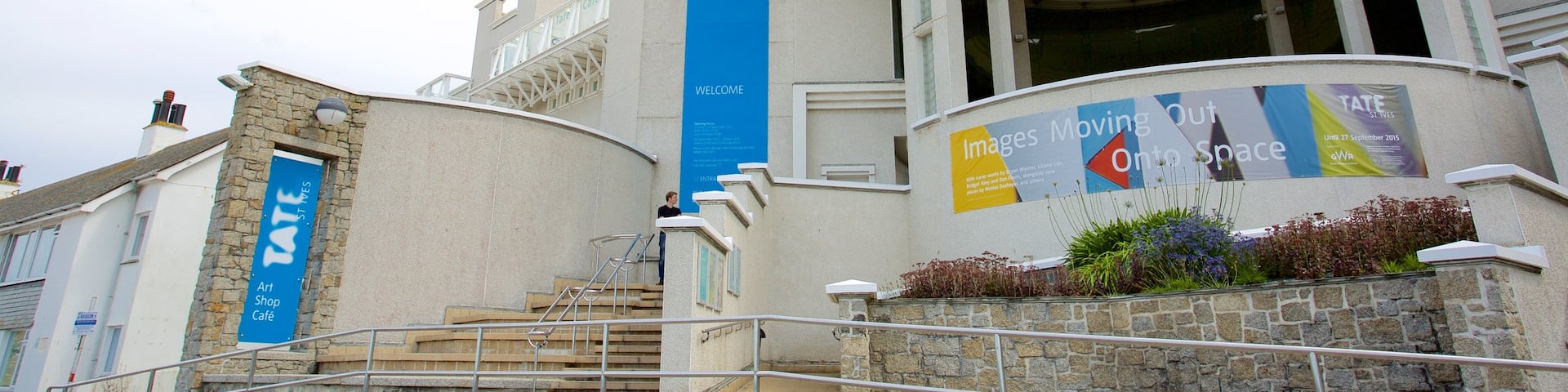 Tate St. Ives featuring heritage architecture and signage