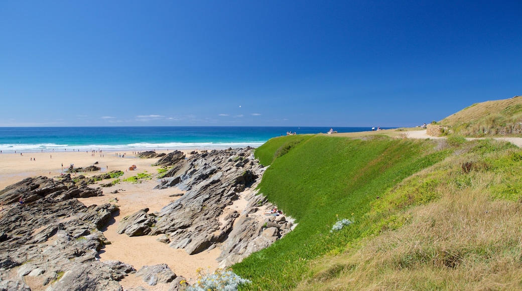 Fistral Beach welches beinhaltet Strand