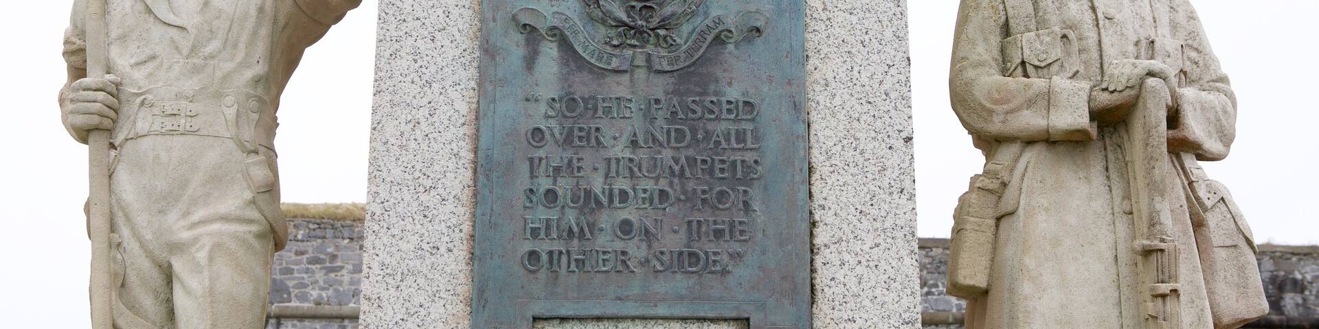 Royal Citadel das einen Beschilderung, Militärisches und Statue oder Skulptur