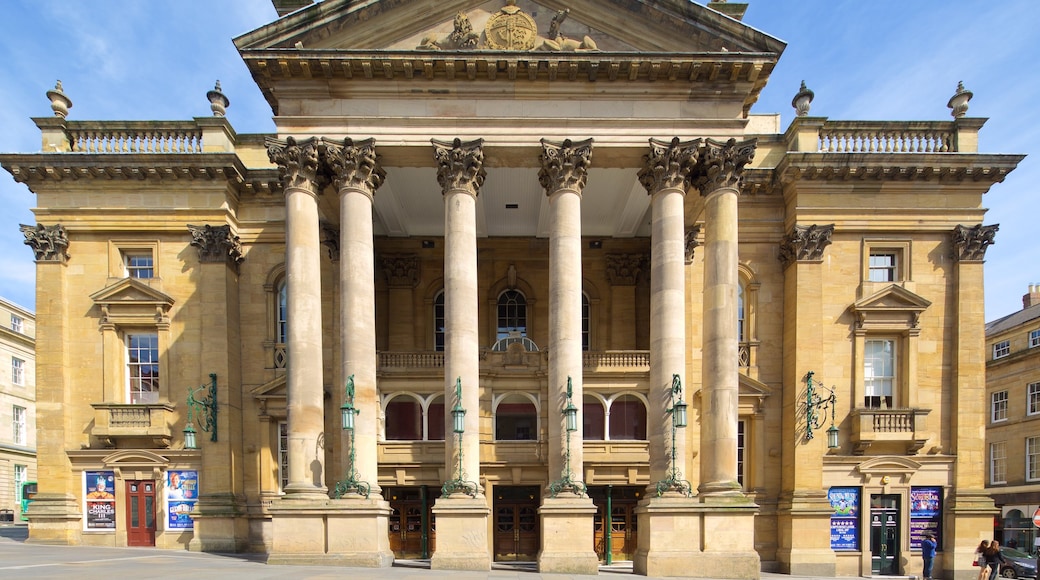 Newcastle-upon-Tyne Theatre Royal mettant en vedette scènes de théâtre et patrimoine architectural