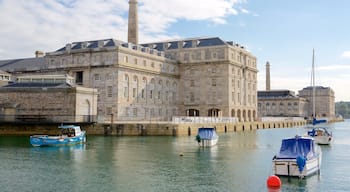 Plymouth mit einem historische Architektur und Bootfahren