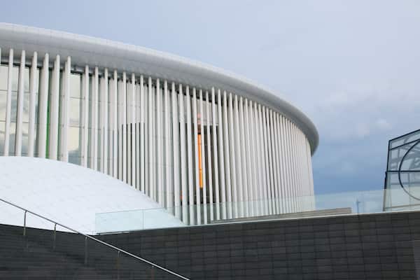 Philharmonie Luxembourg qui includes architecture moderne