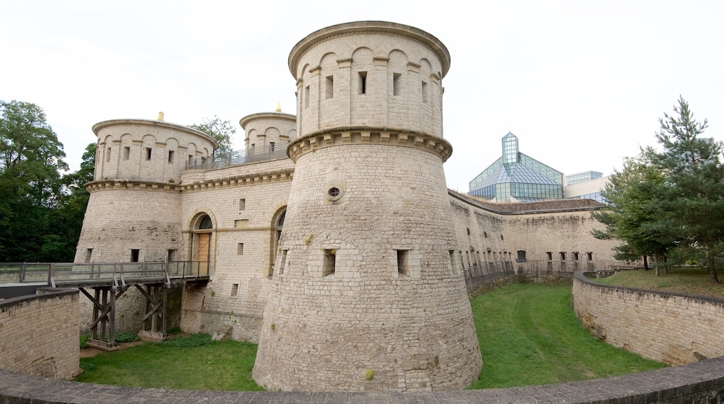 Fort Thungen mostrando elementos del patrimonio, patrimonio de arquitectura y castillo o palacio