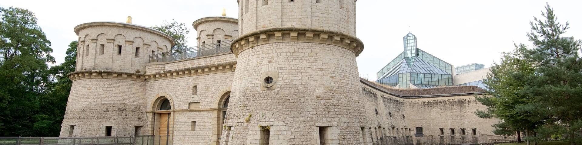 Fort Thungen featuring heritage elements, a castle and heritage architecture