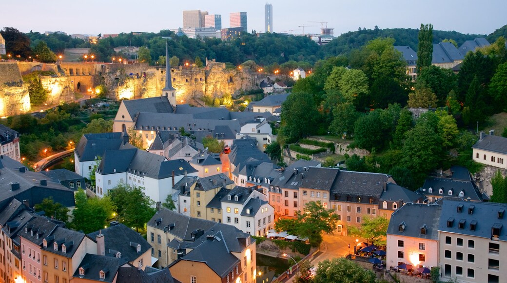 Luxemburg bevat een stad, moderne architectuur en historische architectuur