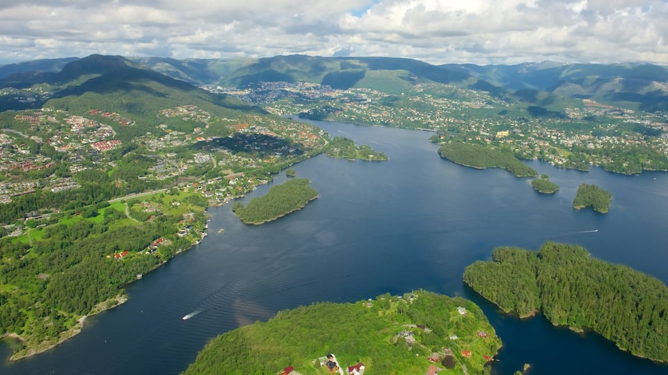 Bergen which includes general coastal views, mountains and a city